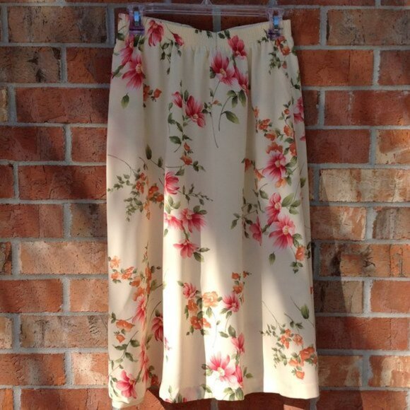 BonWorth Woman Size Medium Petite Elastic Waist - Picture 1 of 3